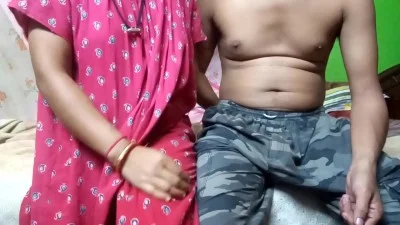 Tamil gramathu girl sex with mom’s shop owner